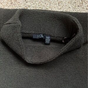 RDI hunter green Turtleneck Sweater